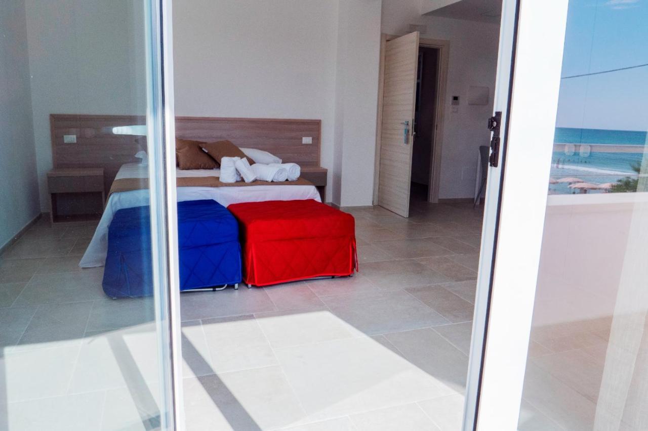 B&B A Un Passo Dal Mare ตอร์เรกันเน ภายนอก รูปภาพ