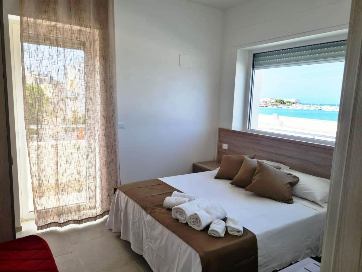 B&B A Un Passo Dal Mare ตอร์เรกันเน ภายนอก รูปภาพ