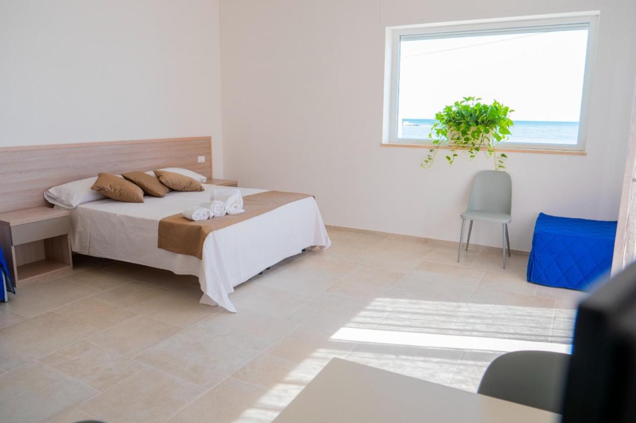 B&B A Un Passo Dal Mare ตอร์เรกันเน ภายนอก รูปภาพ